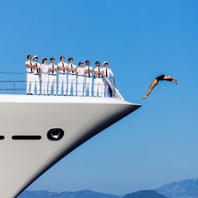 "SHE DIVES ME CRAZY"